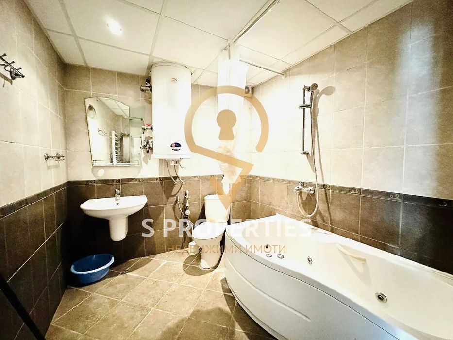 Продава се Четиристаен апартамент в Варна, Център - 122 кв.м за 1459 €/кв.м - Снимка #6