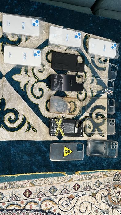 Продам 14 чехлов от телефонов, айфон 13/14