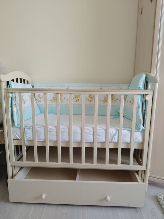 Продам детскую кроватку