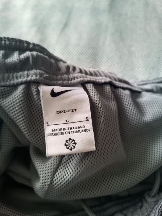 Nike р. L- шушляк.