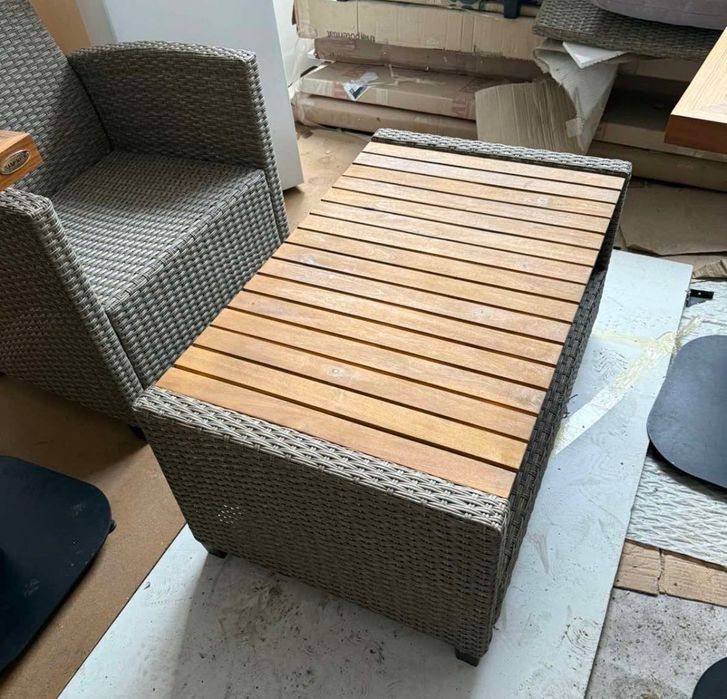 Продавам градински комплект с възглавници