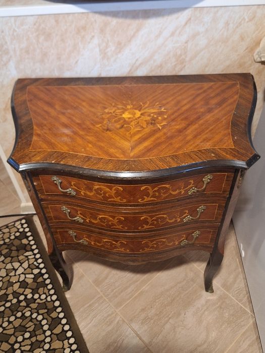 Френски комод стил Луй с интарзия