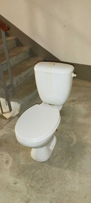 Продам б/у унитаз