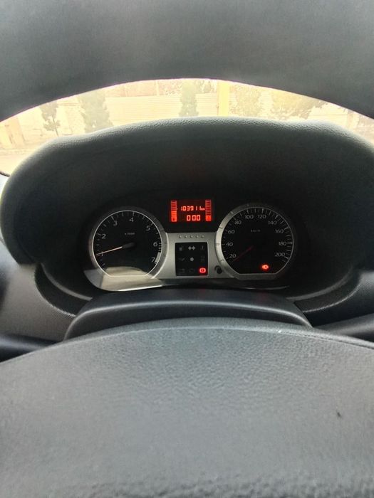 Срочно продаётся Lada Largus.