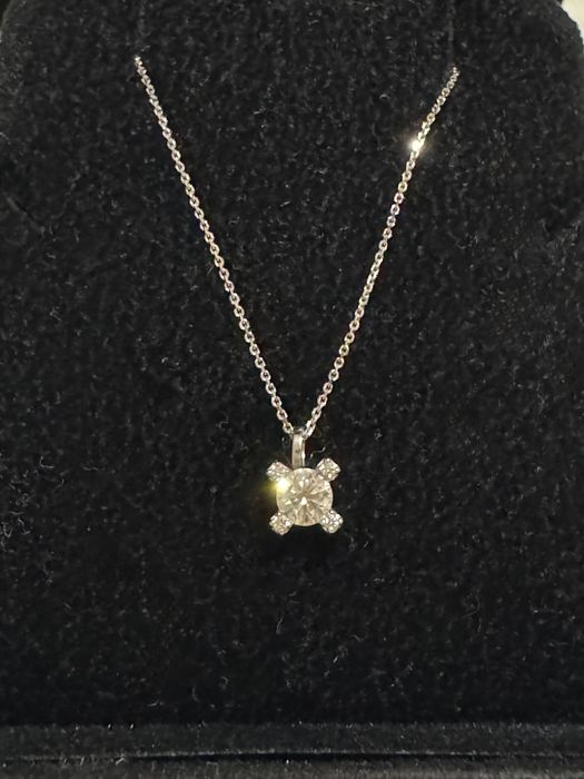 Медальон Zen Diamond’s с природен диамант 0.28 ct, E/VVS2, бяло злато