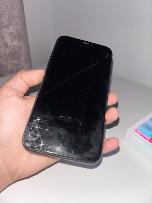 продам iphone 11