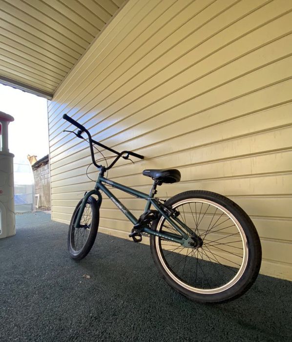 BMX CRUZER зеленого цвета
