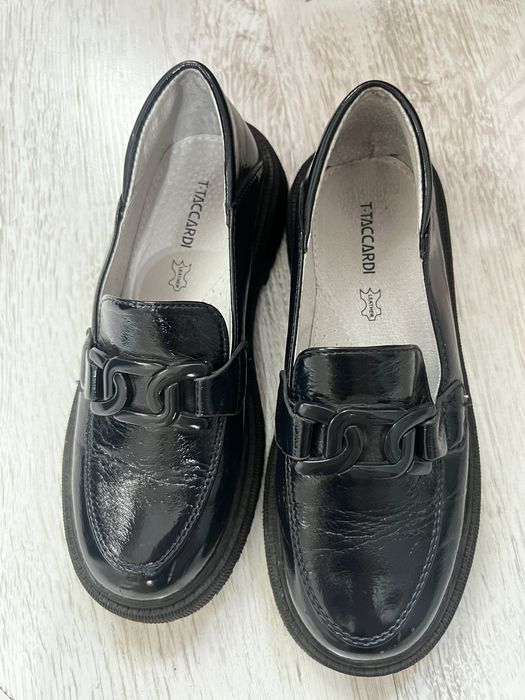 Продам туфли для девочки