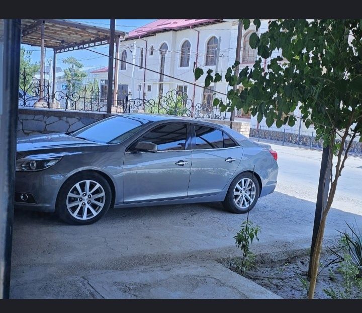 Срочна Малибу 1 автомат 3-позиция люкли сотилади