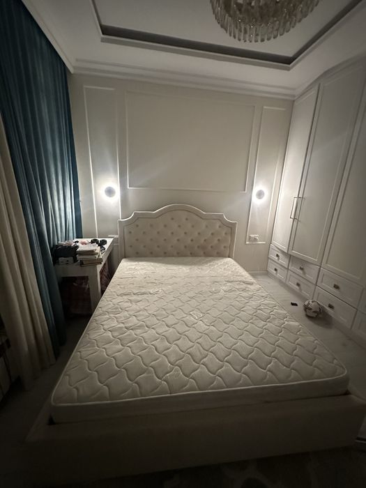 Продам двуспальнюю кровать