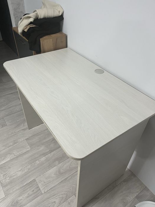 Компьютерный стол Анкор белый ясень