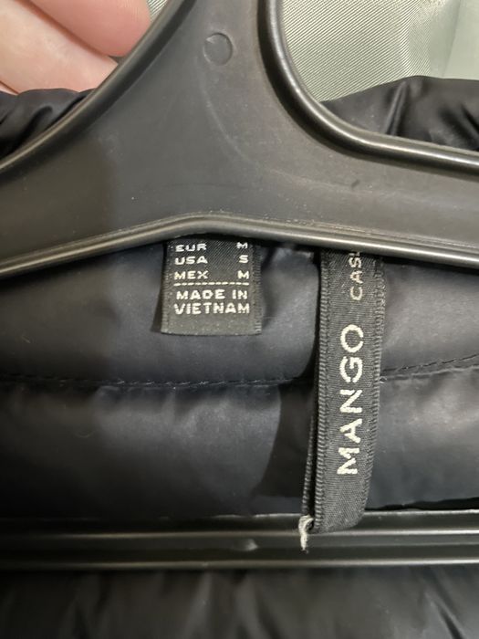 Продам демисезонную куртку MANGO