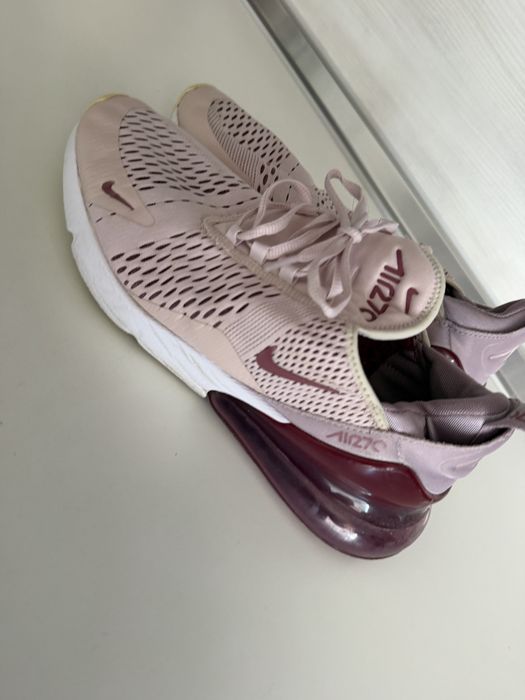 Унисекс маратонки nike air max 270