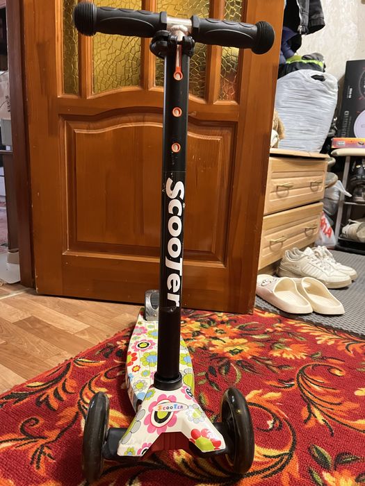 Продам самокат для девочки