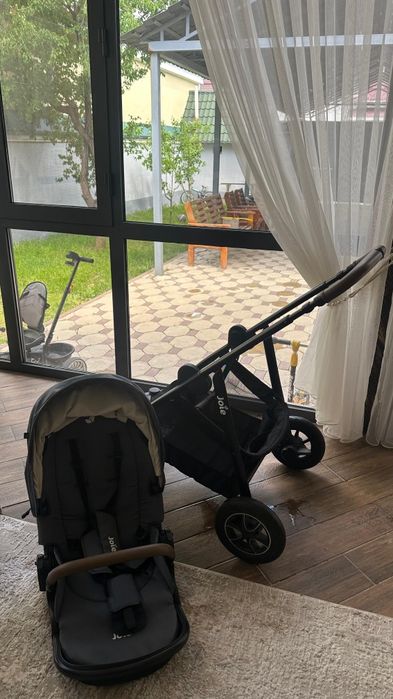 Детское каляска в идеальном состаяние