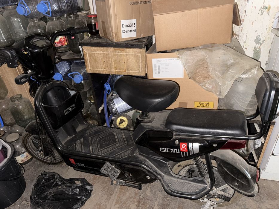 продам электромопед детский и два велосипеда