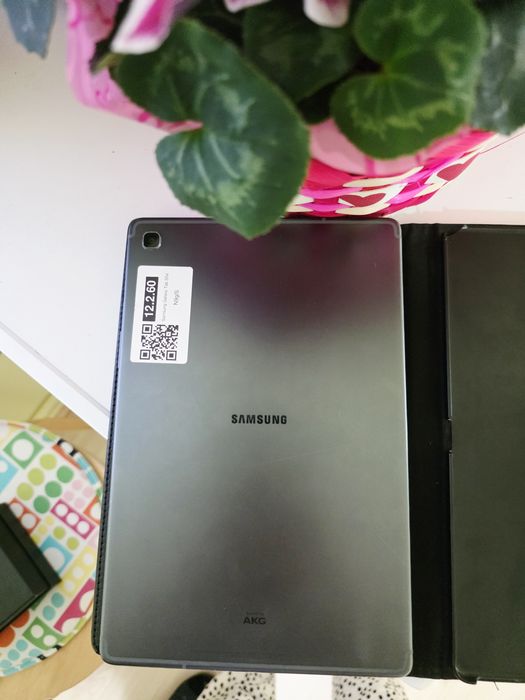 Vand tableta Samsung tab S5e+husa cu tastatura Bluetooth