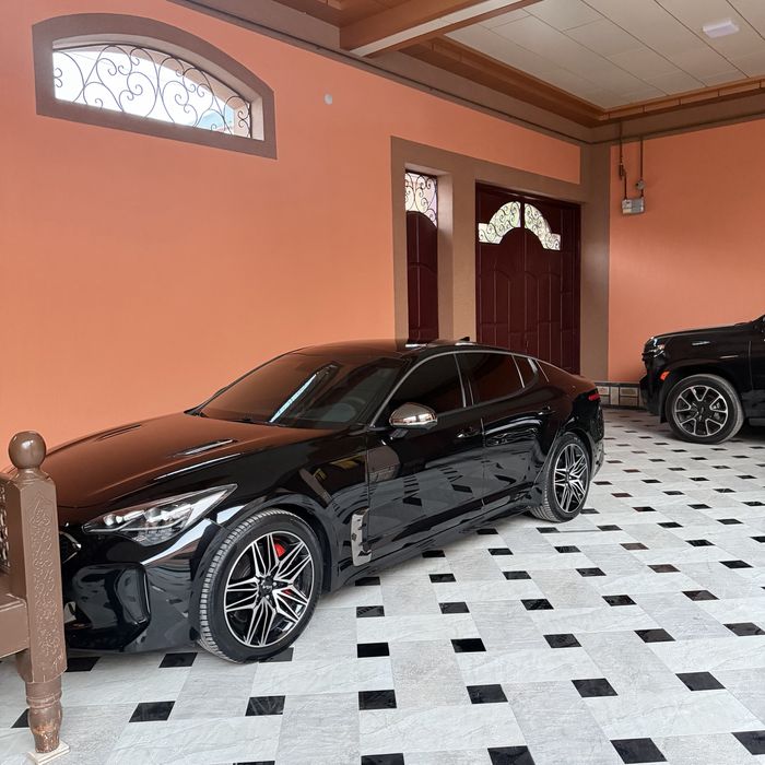 Kia Stinger 2023 — 7