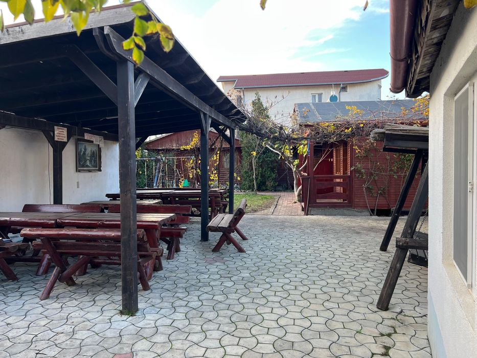Inchiriez 8 casute din lemn pe partea cu marea in Mamaia Nord