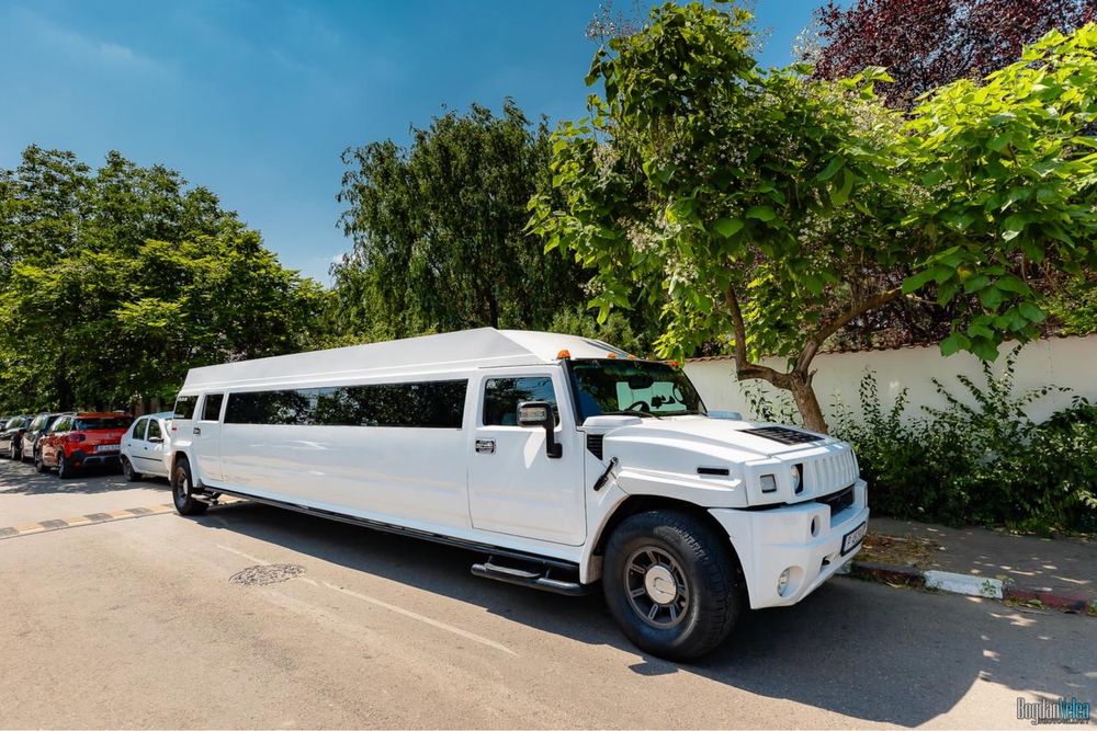 Limuzine de inchiriat / inchiriere limuzina nunta /masina decapotabila