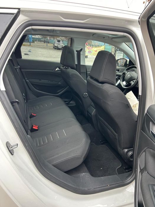 Peugeot 308 SW 1.6 HDi, alb perlat, revizii la zi