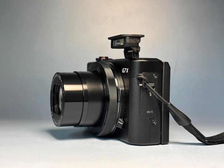 Aparat foto digital Canon PowerShot G7X Mark II nou.
