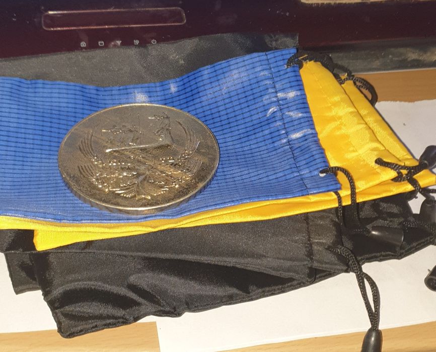 Продам чехол для сотки и очков.