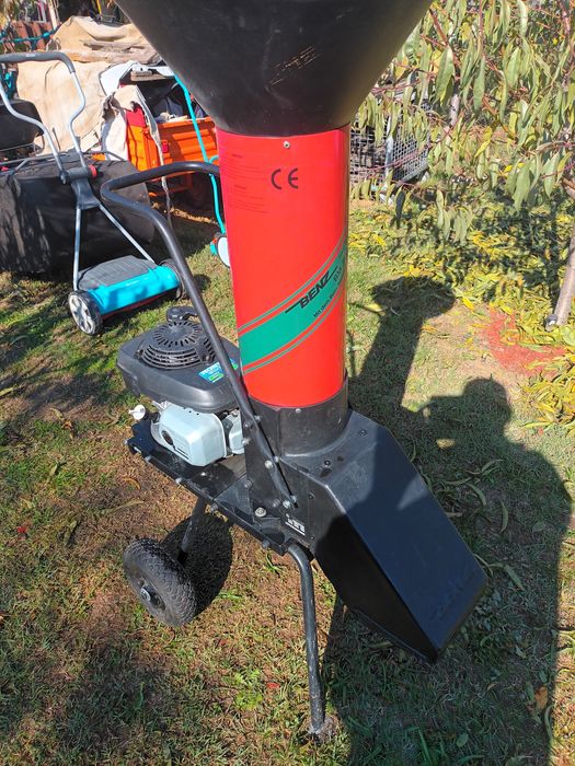 Бензинова дробилка за листа