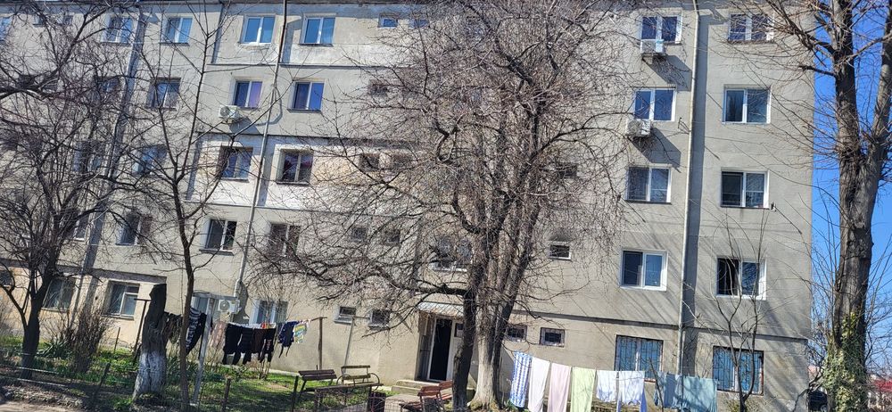 Vand apartament 2 camere Catanga