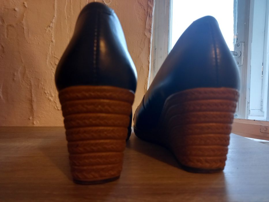 Pantofi de piele, noi,  de primavara/toamnacu platforma