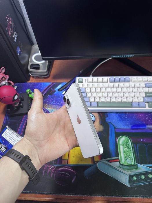 Продам айфон 14 128гб