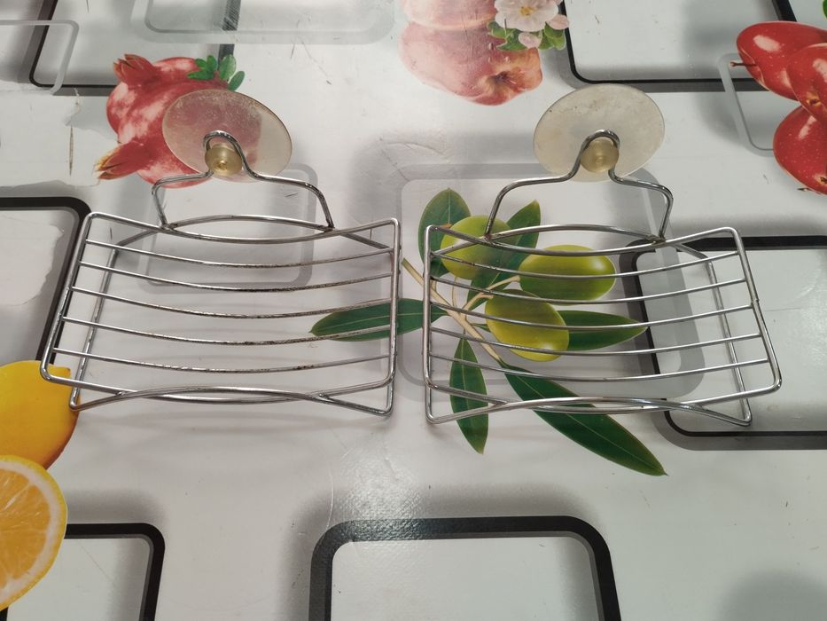 Полки и мыльницы для ванной