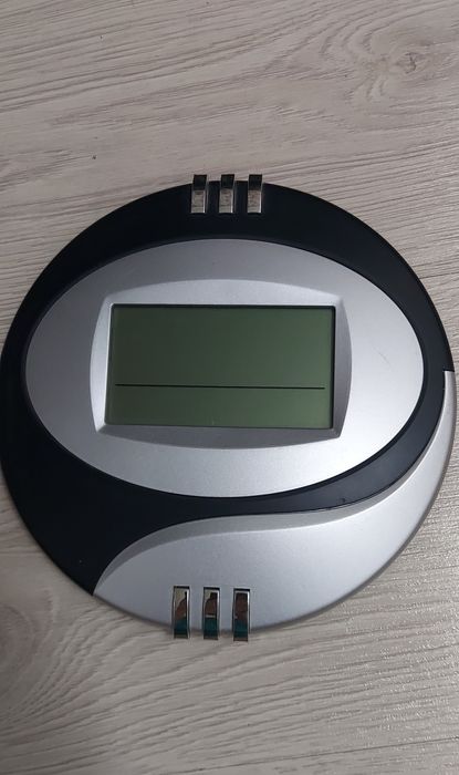 Часы электронные настольные, настенные