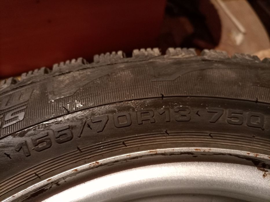 Продам авто шины с дисками зима шипы