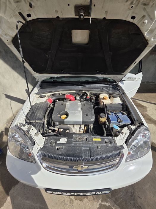 Lasetti , Ласетти 1.8 avtomat gaz-benzin 2009