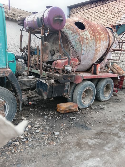 Kamaz Meksir õziga õzi yuklaydi