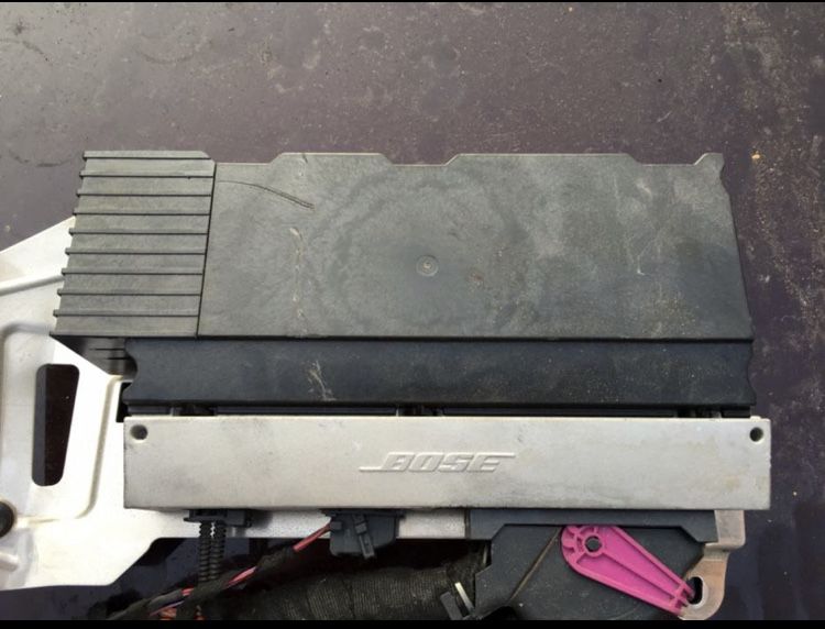 Statie amplificare Bose Audi Q7