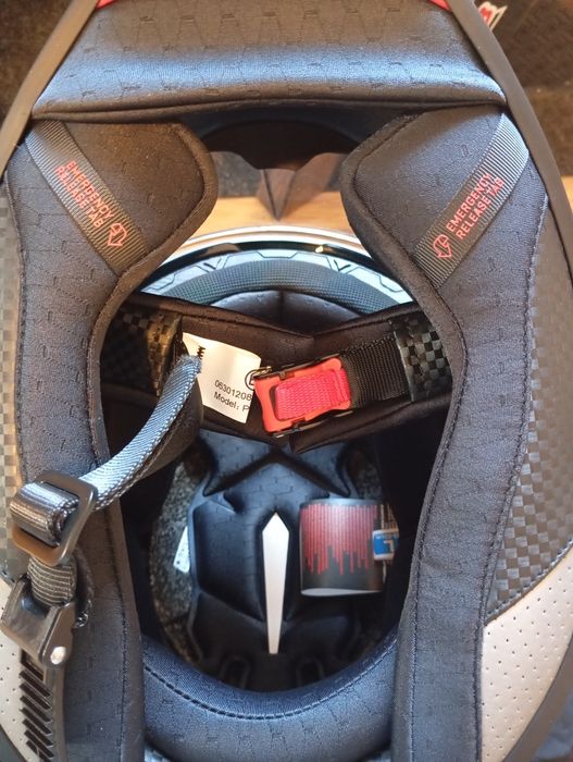 Cască Moto Integrală Bogotto Phantom Carbon 6K – Nouă, Ultra Ușoară
Bogotto