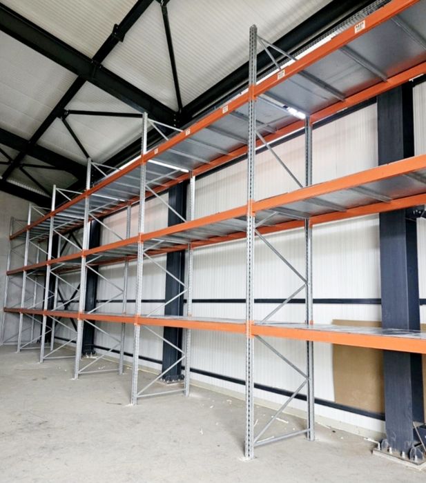 Vindem rafturi industriale