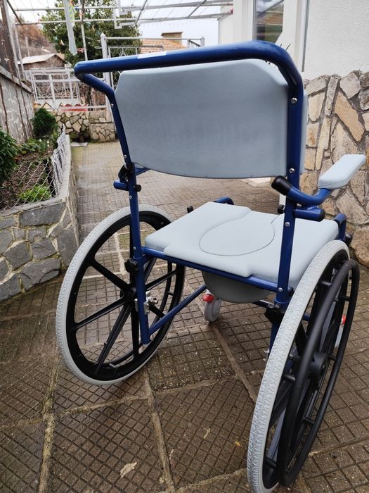 Инвалиден стол за баня и тоалетна