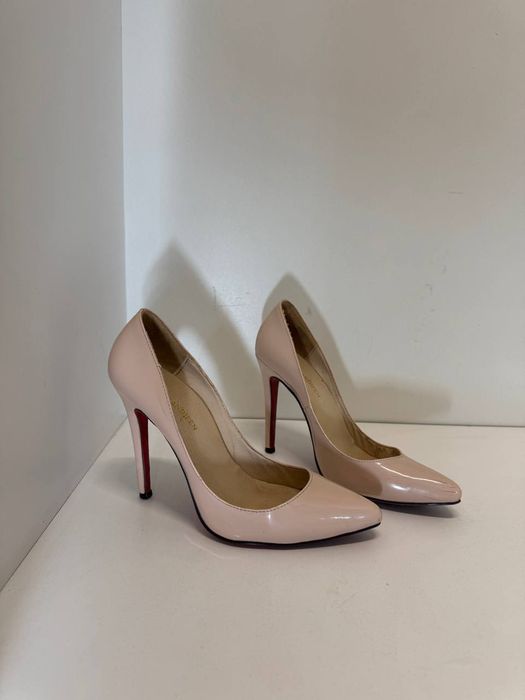 Туфли на шпильке 37 размер