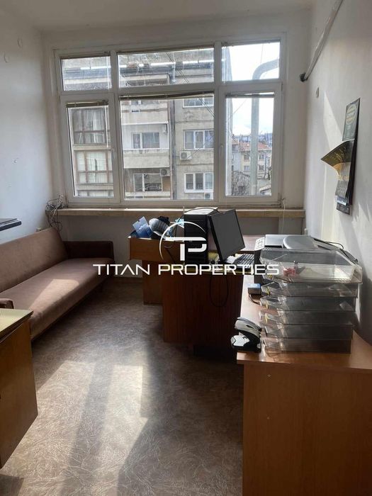 Дава се под наем Офис в Бургас, Възраждане - 20 кв.м за 102 € - Снимка #1