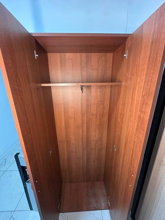 Вешевой шкаф для офиса