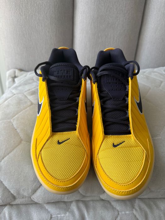 38 Nike LeBron маратонки
