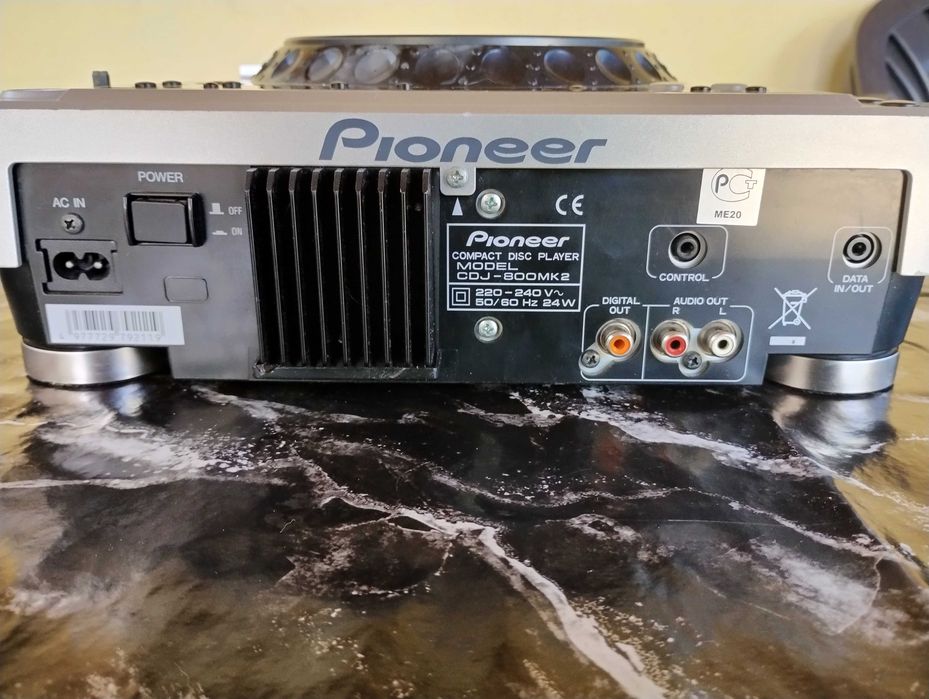 Pioner CDJ-800MK2 audio dj mixer