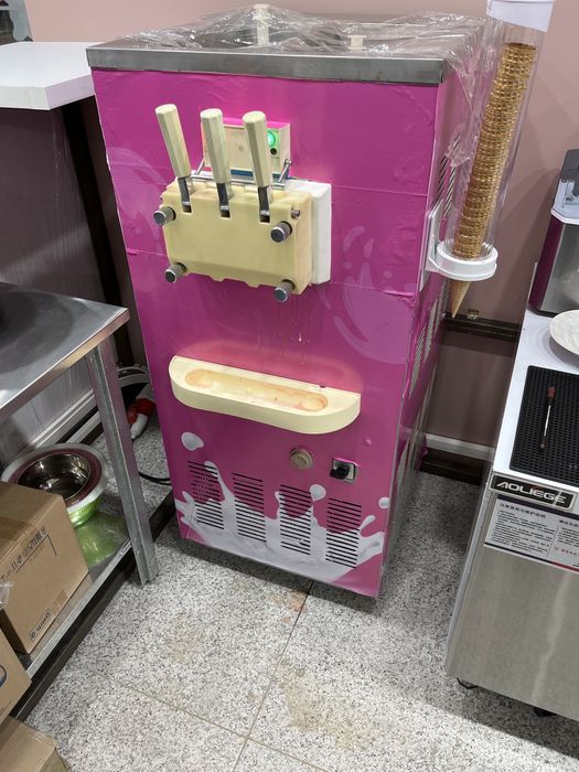 Мороженный аппарат 380мощность