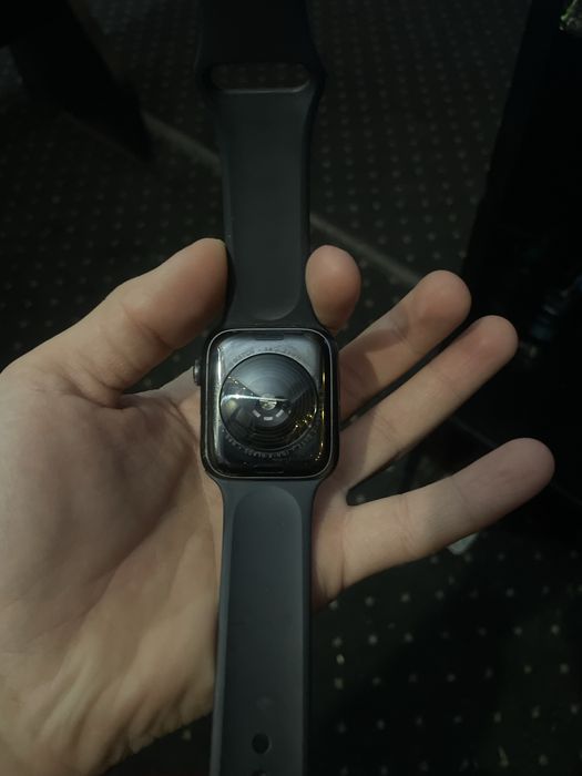 Apple Watch SE продам
