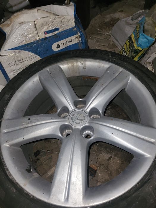 Продам диски от лексус gs r18