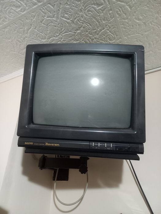 Подарявам телевизор Sanyo