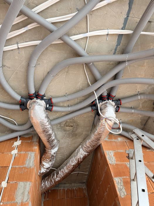 Montaj reparatii aer condiționat.